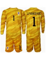 Kroatia Dominik Livakovic #1 Keeper Hjemmedraktsett Barn EM 2024 Lange ermer (+ bukser)